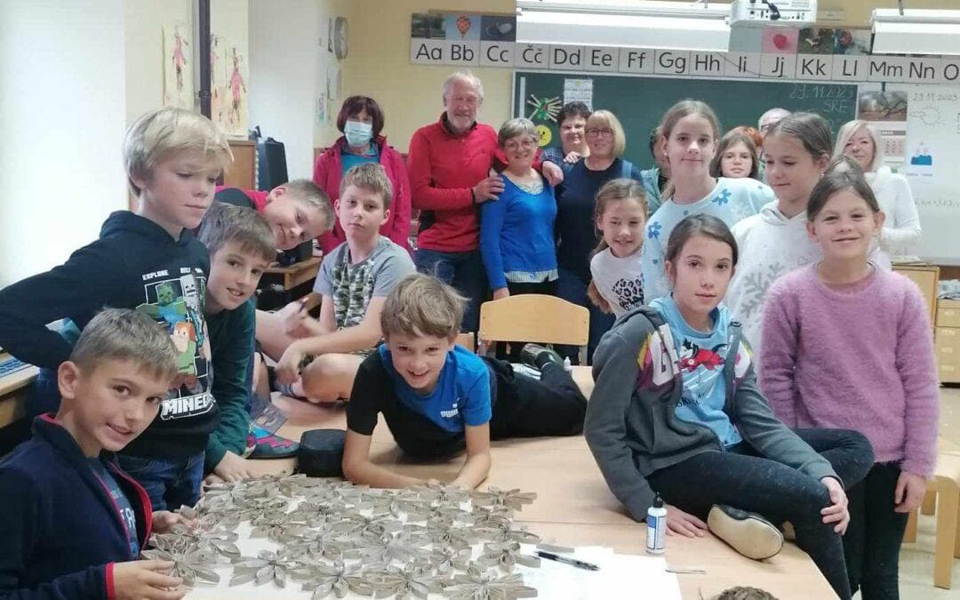 Predpraznične medgeneracijske delavnice