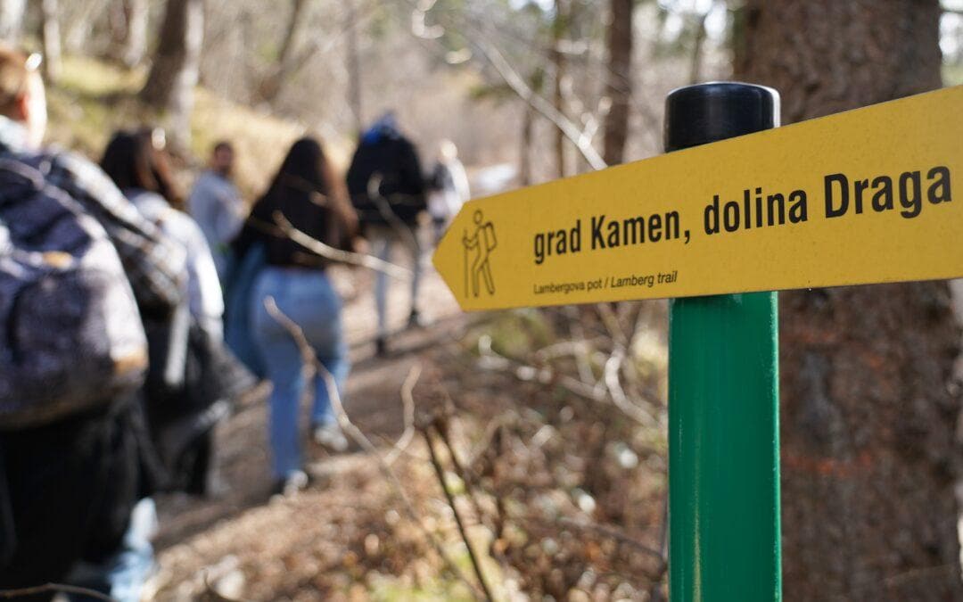 Pustne šeme, pohane šnite in grad Kamen